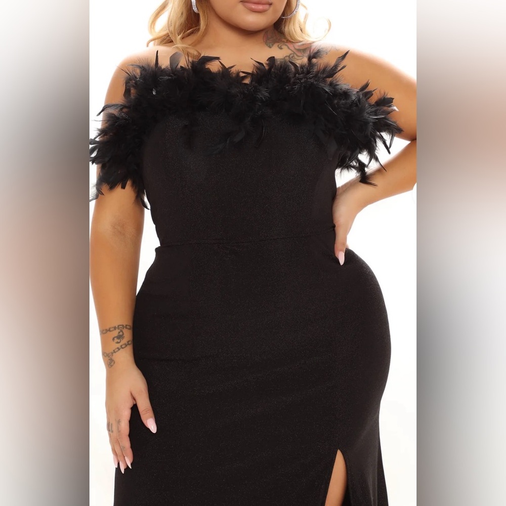 Elegant Black Evening Gown - Picture 2 of 8